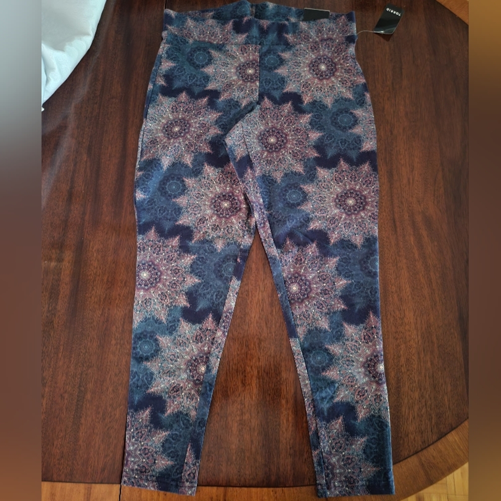 Torrid Flower Jasmine Medallion Leggings